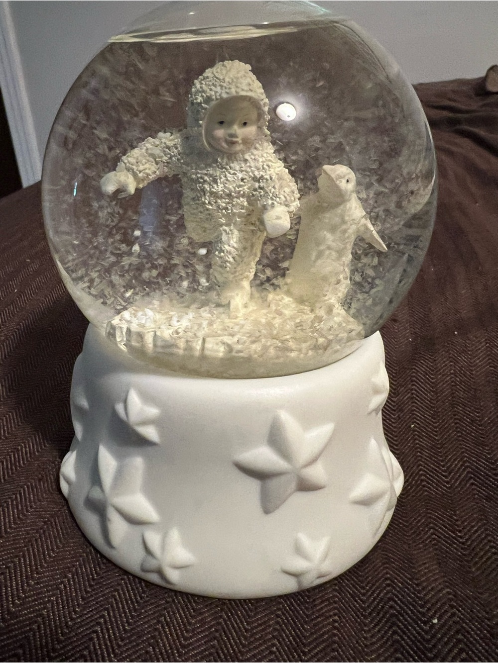 Rare Vintage Department 56 Snowbabies musical waterglobe "Skate with Me"